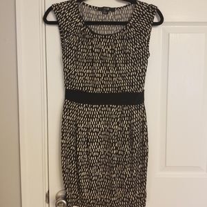 Sz Sm stretch patterned dress